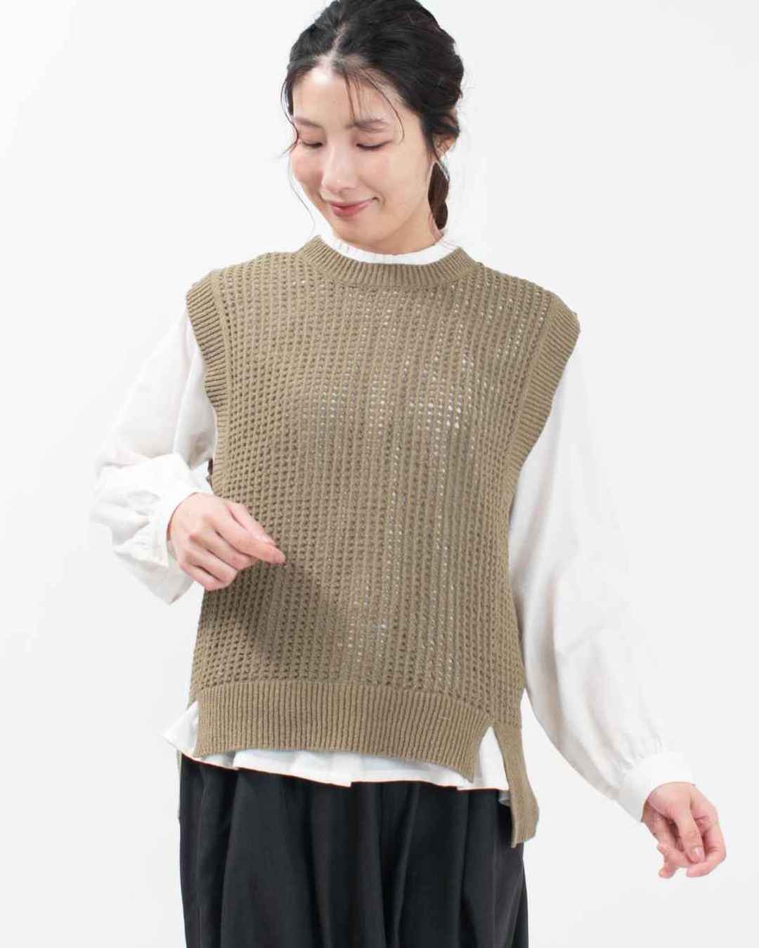 1518-234  YARRA スカシ編みニットベスト