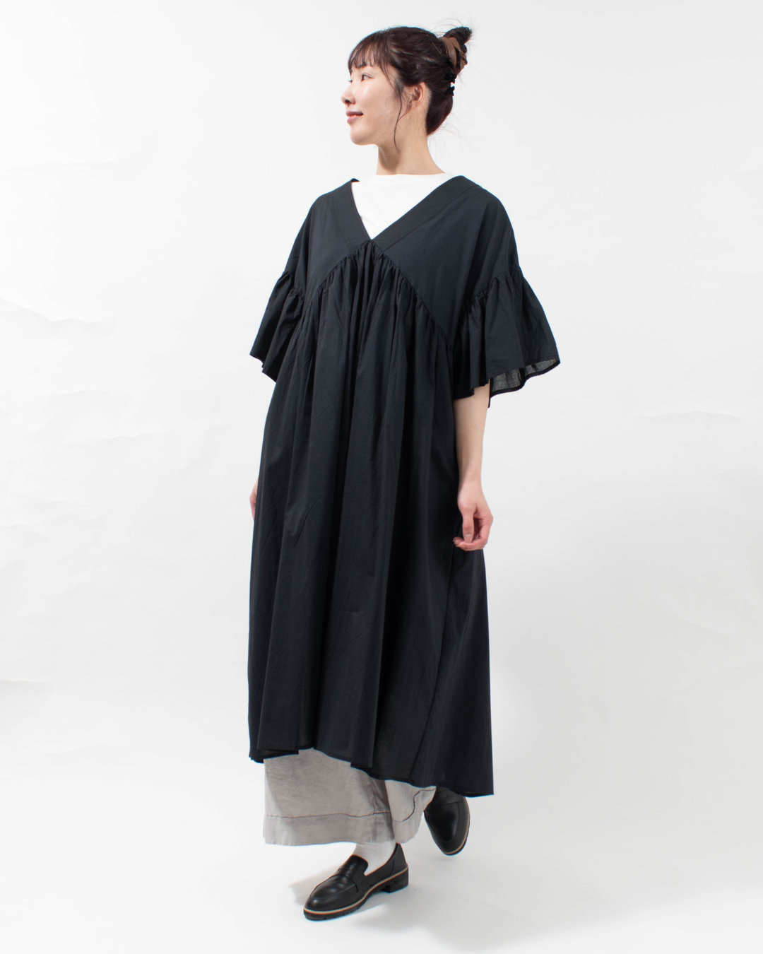 ista-ire 60コットンローン　Vネックワンピース