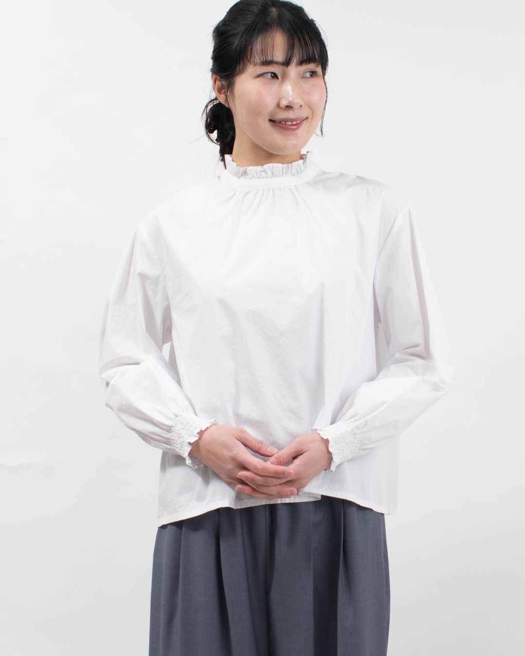 761-237 Bliss bunch バック釦フリル衿ブラウス