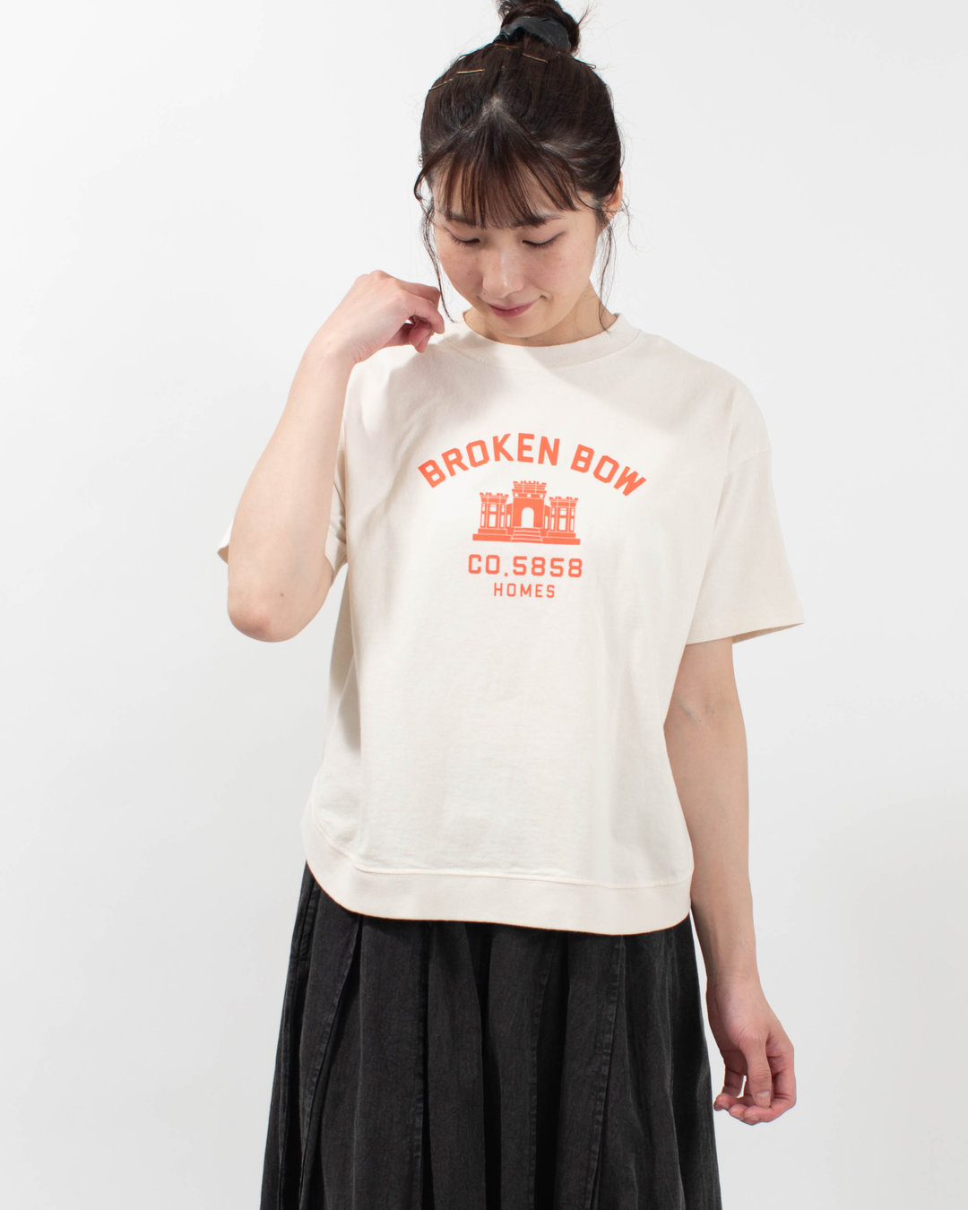 BLUE LAKE MARKET アメリカンドライ天竺||ヘムラウンドプリントTee［broken BOW～］