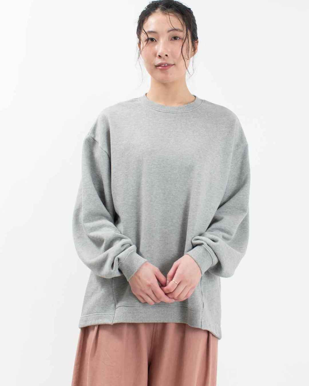 FA-1326  FIRST バルーンシルエットトレーナー