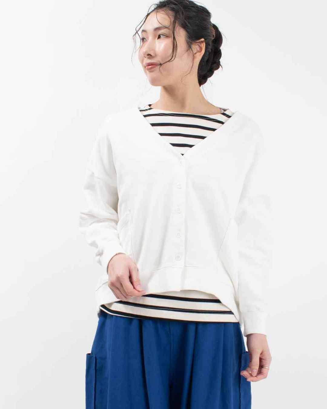 FA-1332  FIRST 丸いフォルムのVネックカーディガン