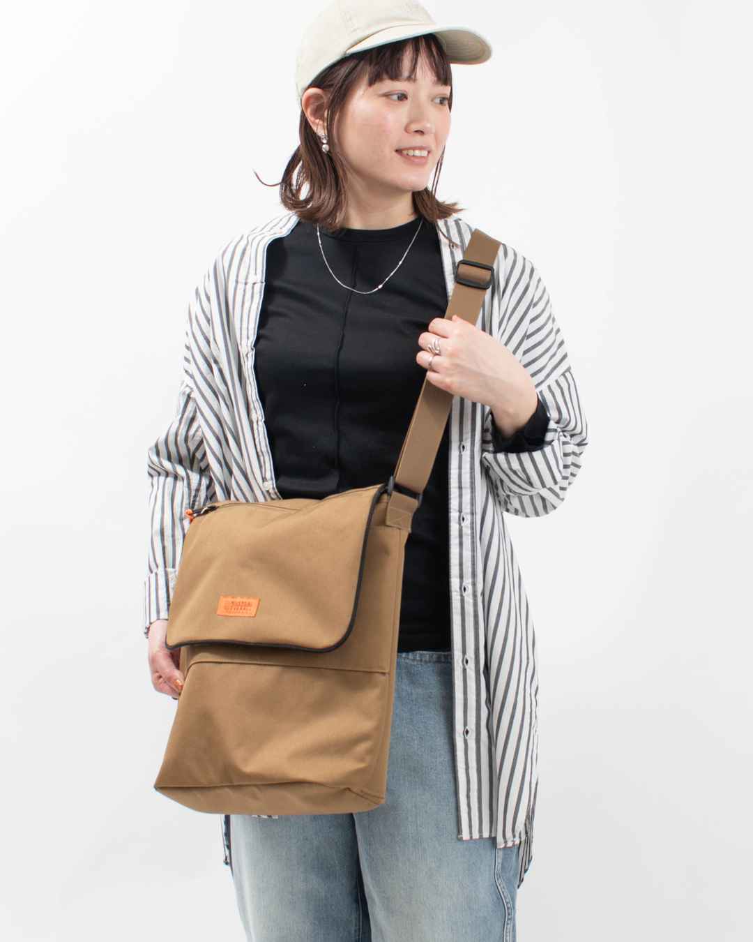 UVO-209  UNIVERSAL OVERALL フラップショルダー