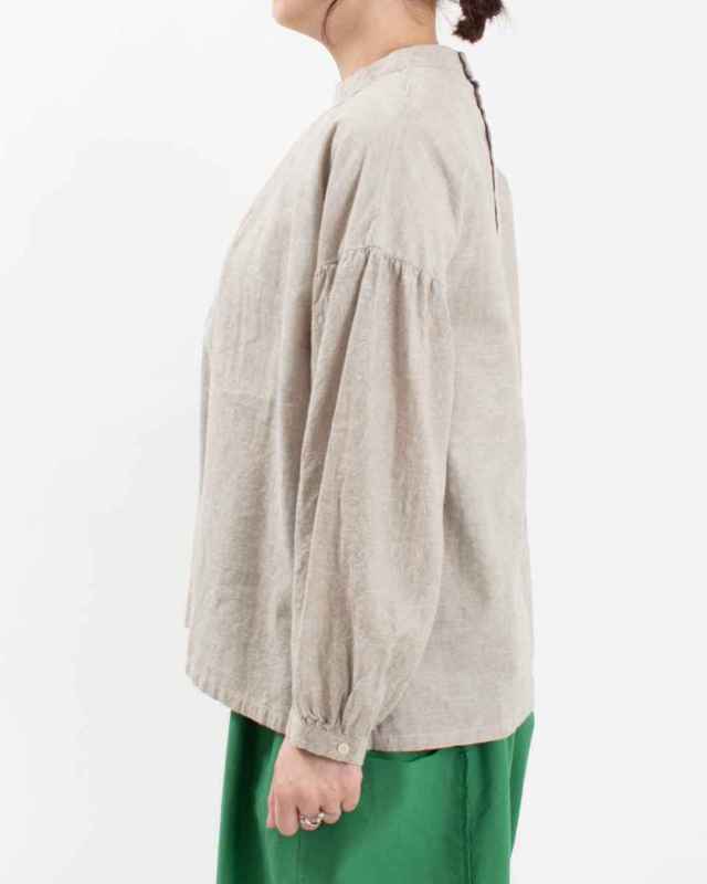 01ESP11031  blue willow コットンリネン部分刺繍ブラウス