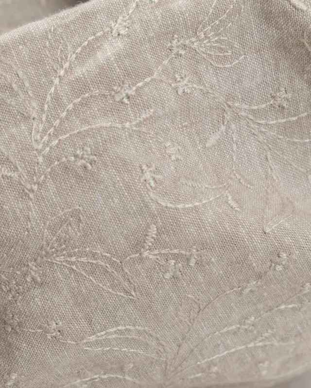 01ESP11031  blue willow コットンリネン部分刺繍ブラウス