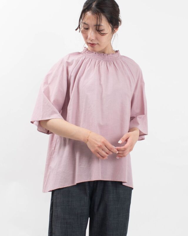 blue willow ブルーウィロー コットンリネン細番手シャーリングブラウス 01EUP11252 レディース ナチュラル ファッション コーデ 服 30代 40代 50代 シンプル blue willow コットンリネン細番手シャーリングブラウス