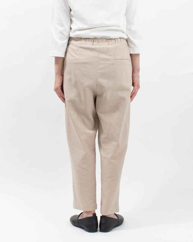 01EUS14367 blue willow コットンツイルテーパードパンツ