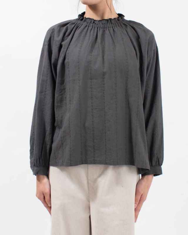 01EWP11540 blue willow コットンリネン総刺繍フリルブラウス