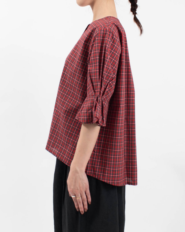 01FFP11405 blue willow コットン細番手タータンチェック袖タックブラウス