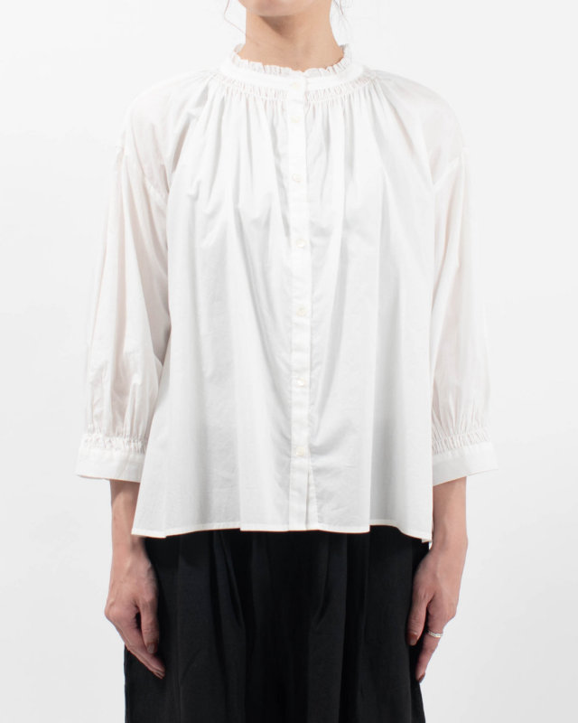 01FFP11418 blue willow コットン細番手フリルシャーリングブラウス