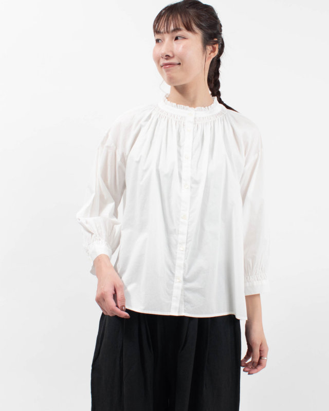 01FFP11418 blue willow コットン細番手フリルシャーリングブラウス