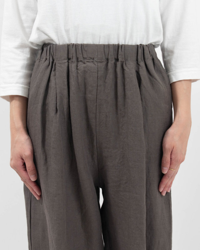 01FFP14425 blue willow リネンタックコクーンパンツ