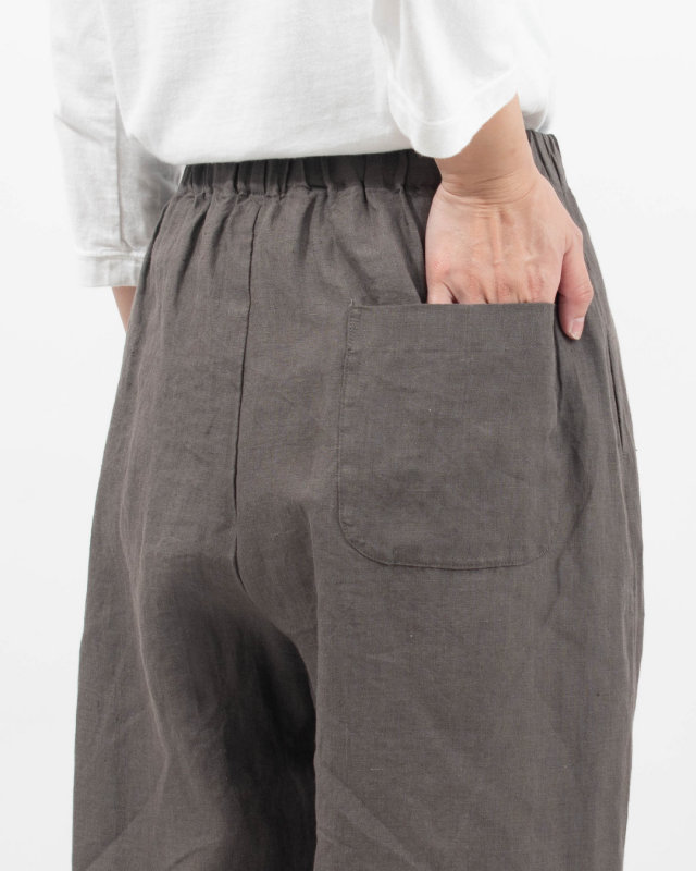 01FFP14425 blue willow リネンタックコクーンパンツ