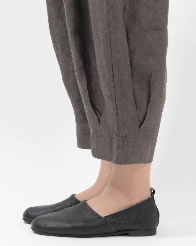 01FFP14425 blue willow リネンタックコクーンパンツ
