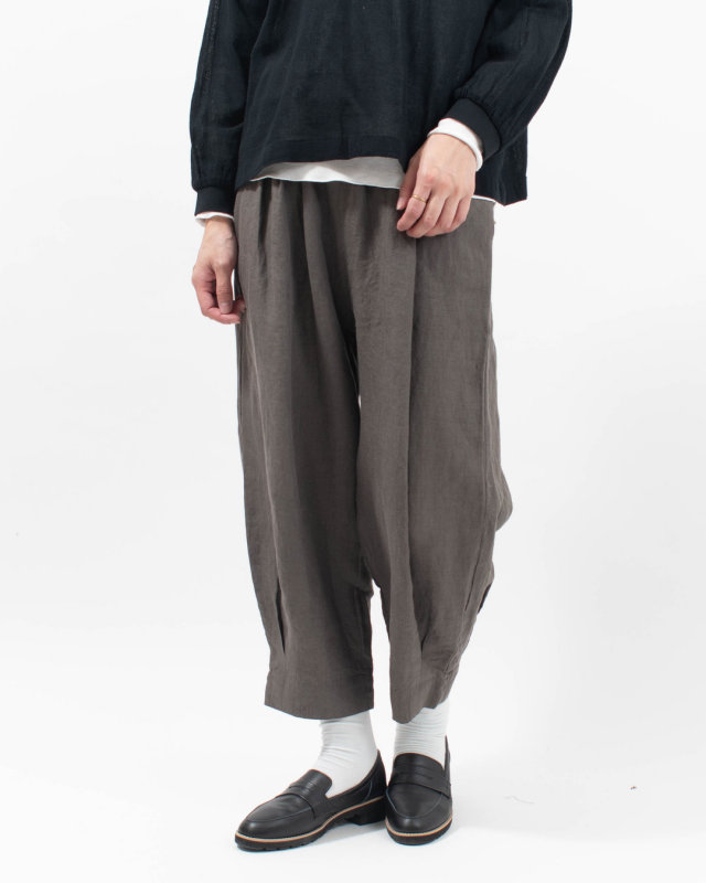 01FFP14425 blue willow リネンタックコクーンパンツ