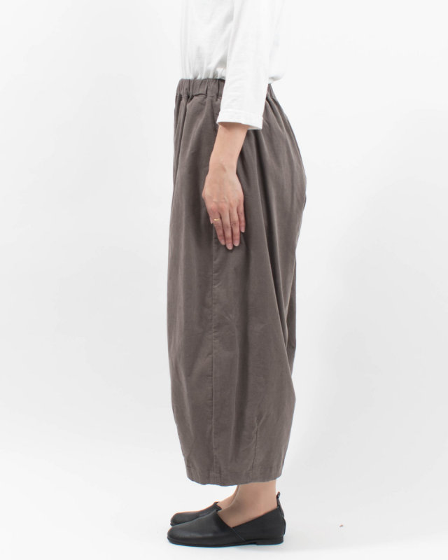 01FFP14439 blue willow 細コーデュロイバルーンパンツ
