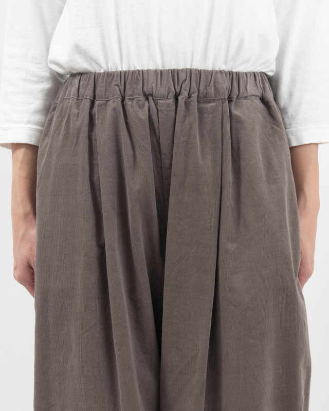 01FFP14439 blue willow 細コーデュロイバルーンパンツ