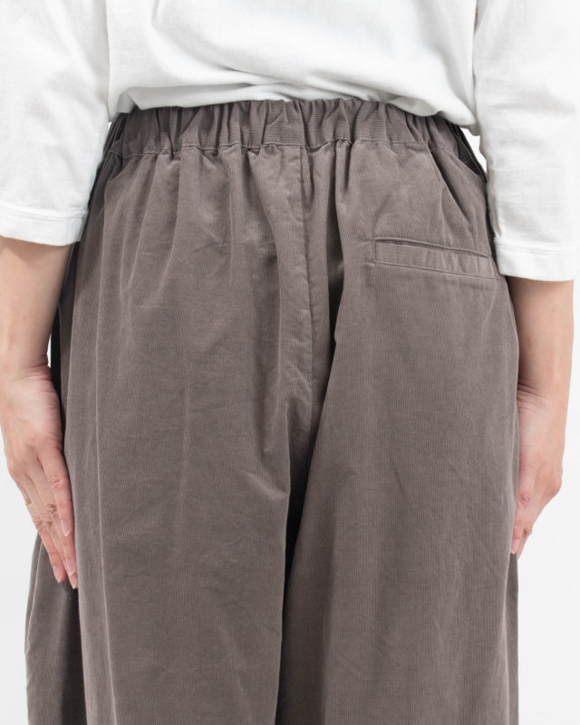 01FFP14439 blue willow 細コーデュロイバルーンパンツ