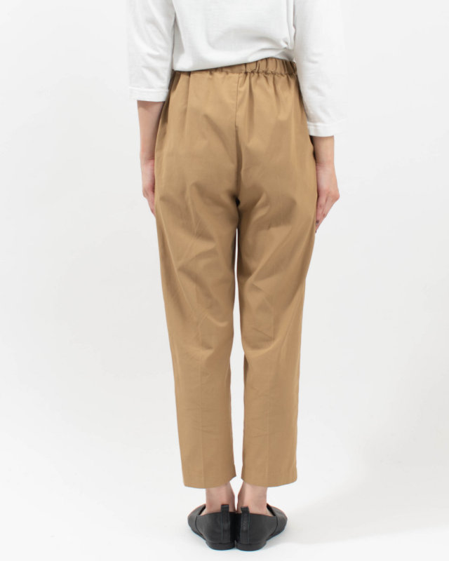 01FFP14445 blue willow ポリエステルコットンセンタープレステーパードパンツ