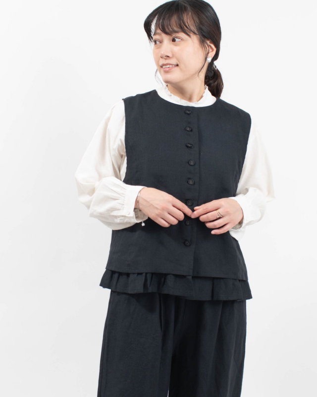 01FFP16424 blue willow リネン裏付き裾フリルベスト