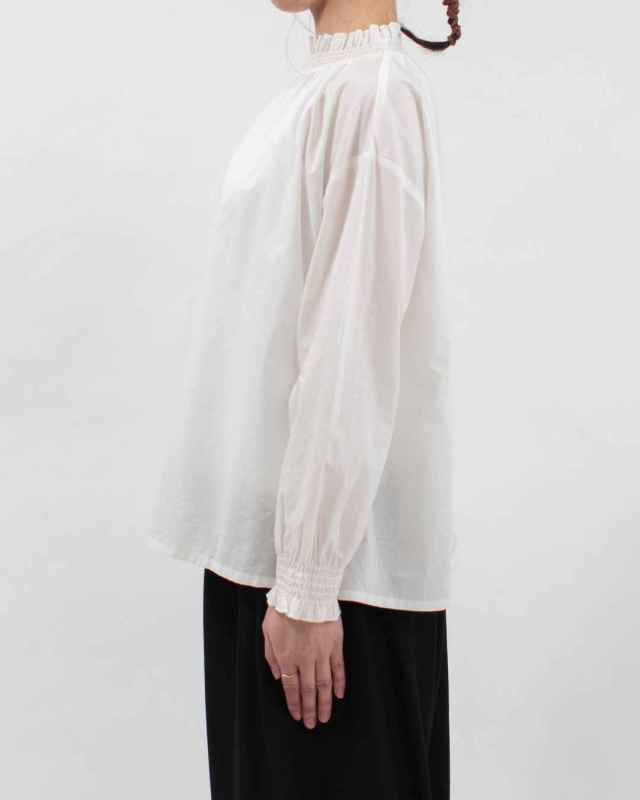 01FSP11016  blue willow コットン細番手シャーリングブラウス