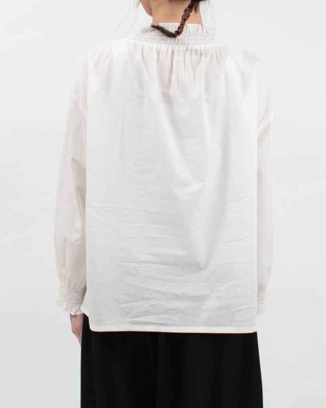 01FSP11016  blue willow コットン細番手シャーリングブラウス