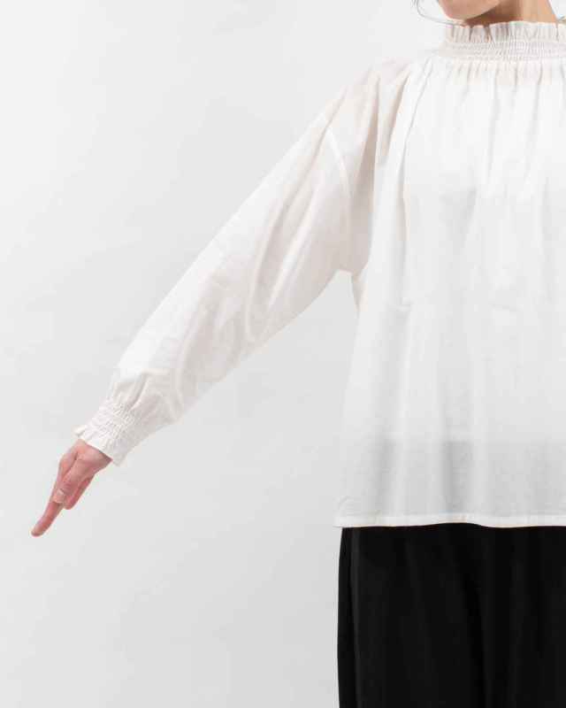 01FSP11016  blue willow コットン細番手シャーリングブラウス