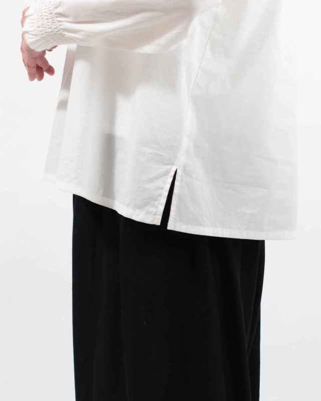 01FSP11016  blue willow コットン細番手シャーリングブラウス