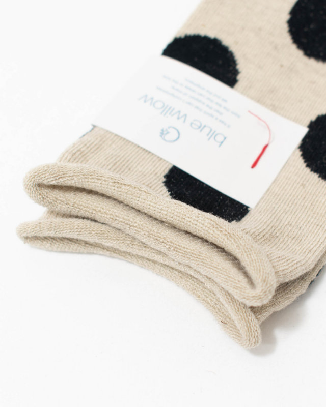 01FSP49070 blue willow コットンリネンドットソックス