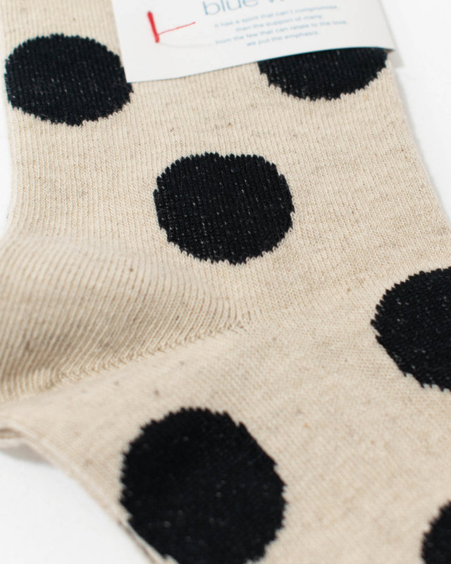 01FSP49070 blue willow コットンリネンドットソックス