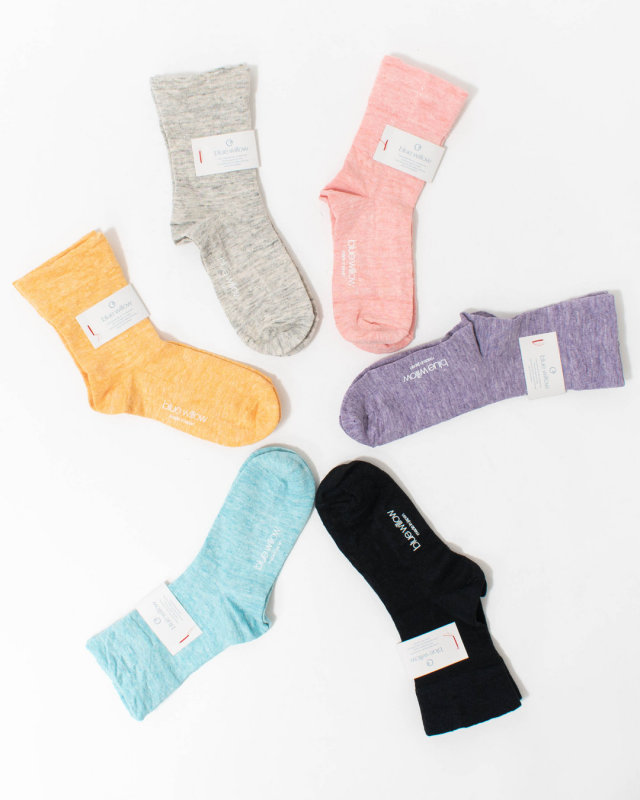 01FSP49071 blue willow リネン無地ソックス