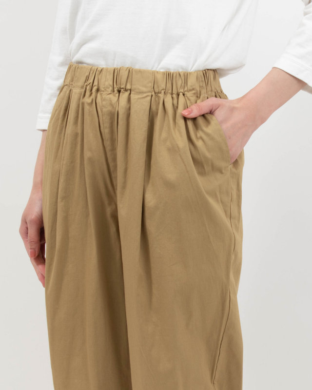 01FUP14240 blue willow コットン綾織りテーパードパンツ