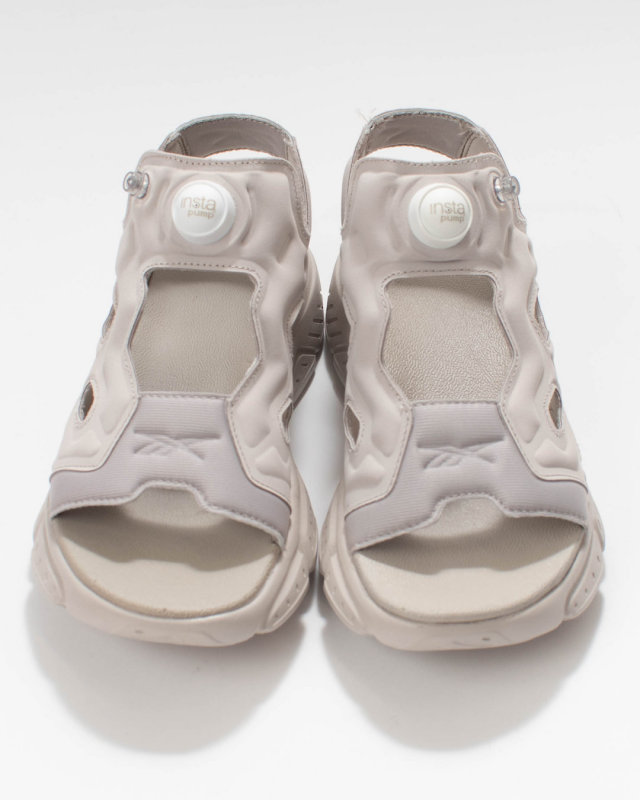 100251113 Reebok インスタ ポンプフューリー サンダル（ムーンストーン）