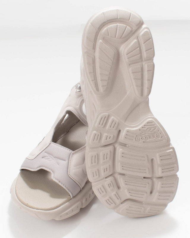 100251113 Reebok インスタ ポンプフューリー サンダル（ムーンストーン）