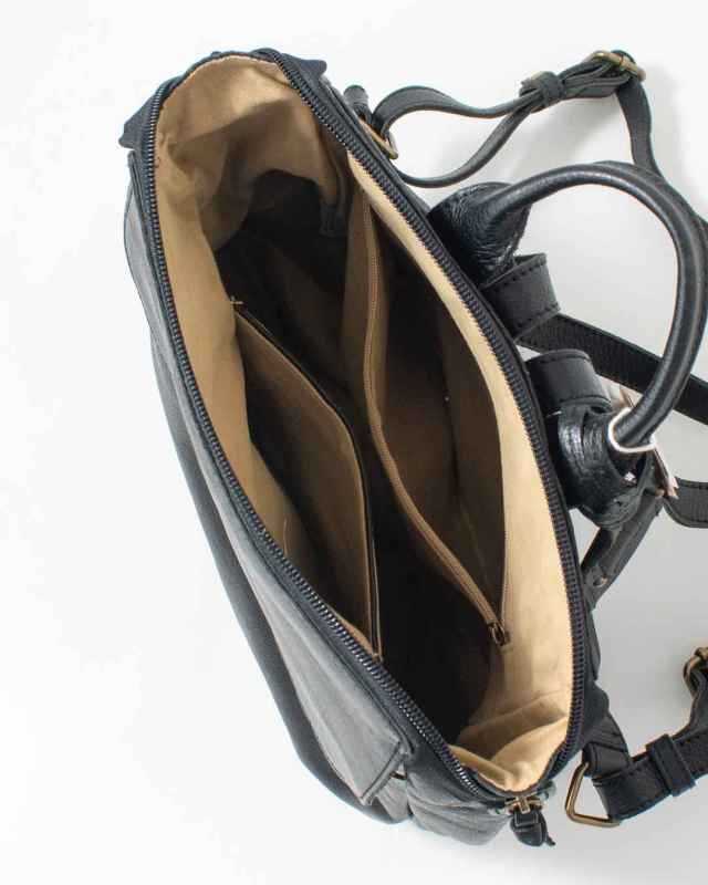 11999 toleur カウレザーリュック