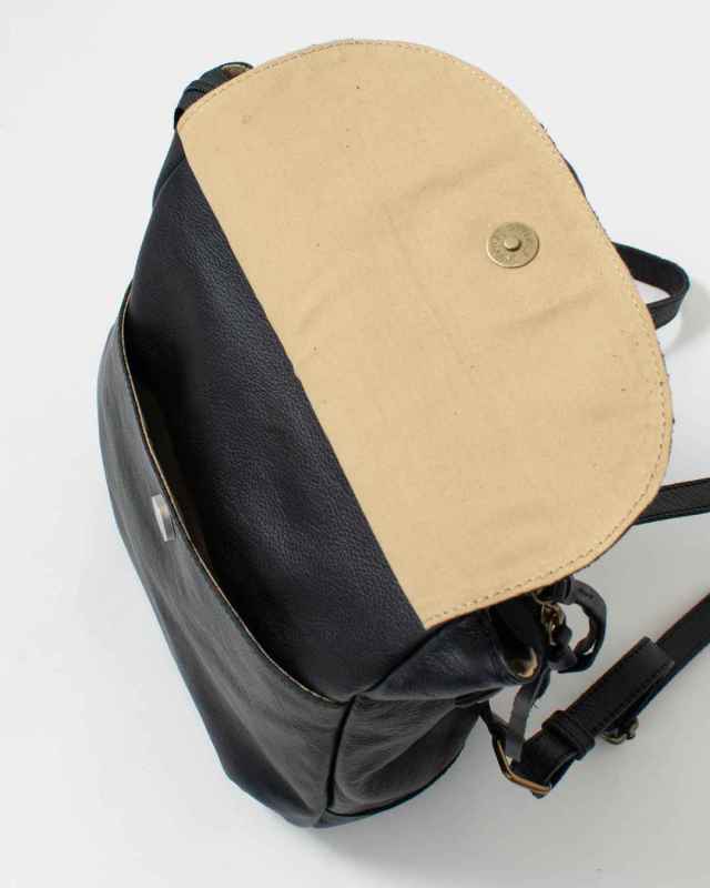 11999 toleur カウレザーリュック