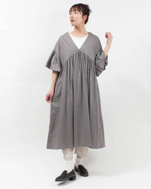 2601-6710  ista-ire 60コットンローン　Vネックワンピース