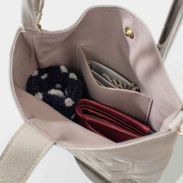 zucchero 水玉型押しスマホショルダーバッグ 29150 ｜ナチュラル