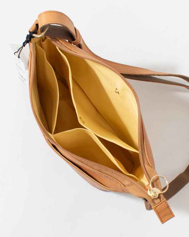 29215　zucchero 水玉型押しショルダーバッグ