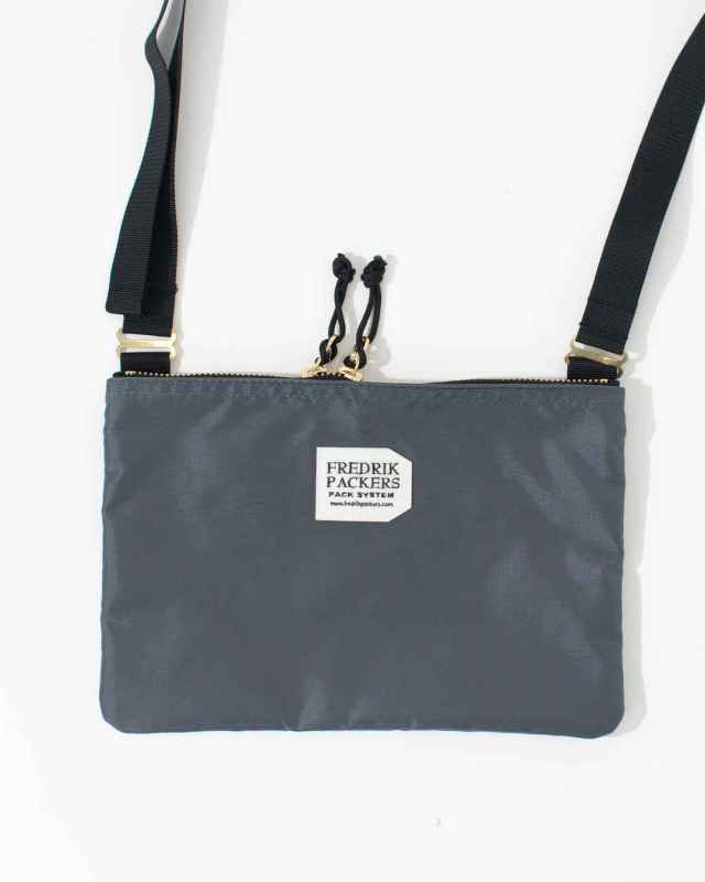 420DHORIZONTAL-M  FREDRIK PACKERS 420D HORIZONTAL SHOULDER Mサイズ