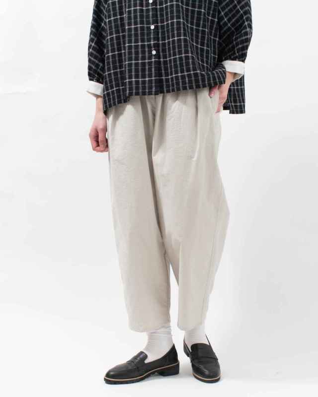 4806517-2 sloe コットンナイロンツイルコクーンパンツ