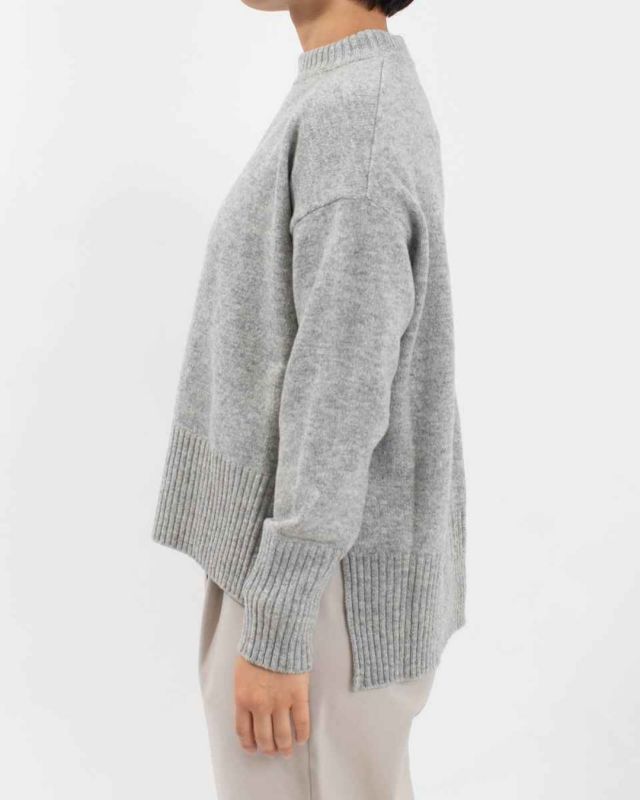 650600  NARU タスマニアラムコモドニット