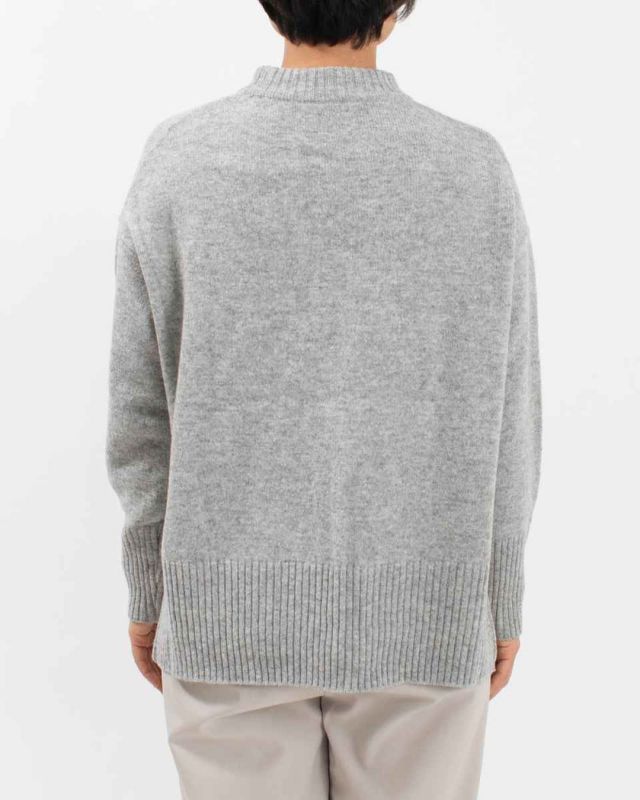 650600  NARU タスマニアラムコモドニット