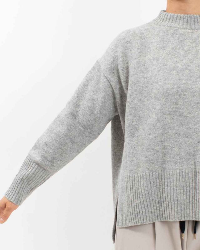 650600  NARU タスマニアラムコモドニット