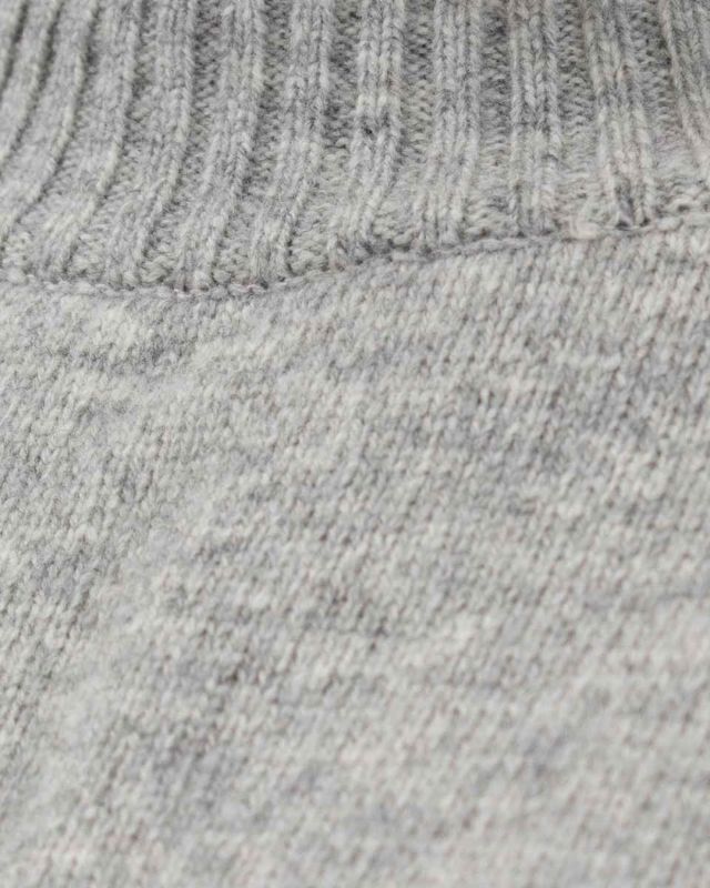 650600  NARU タスマニアラムコモドニット