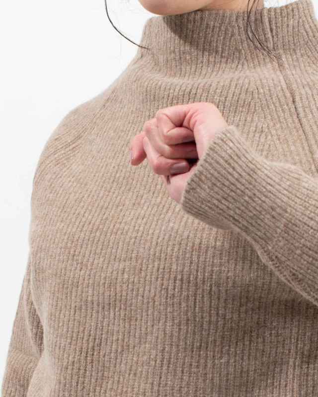 650602  NARU タスマニアラム エトレニットセーター プルオーバー