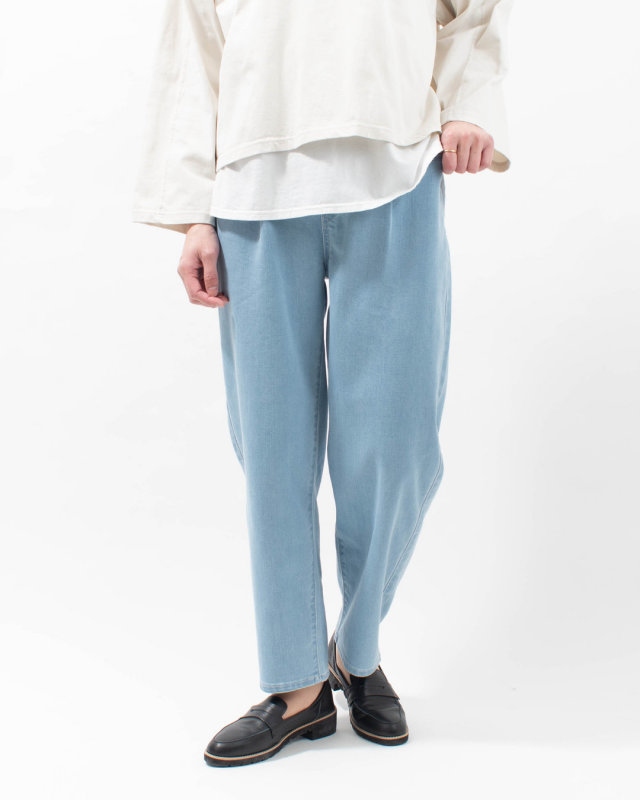 8114044　WWO 甘織デニムのタックパンツ 8114044