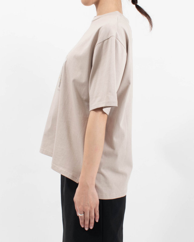 980-25135 vingtrois 花柄×箔ロゴプリント Tシャツ