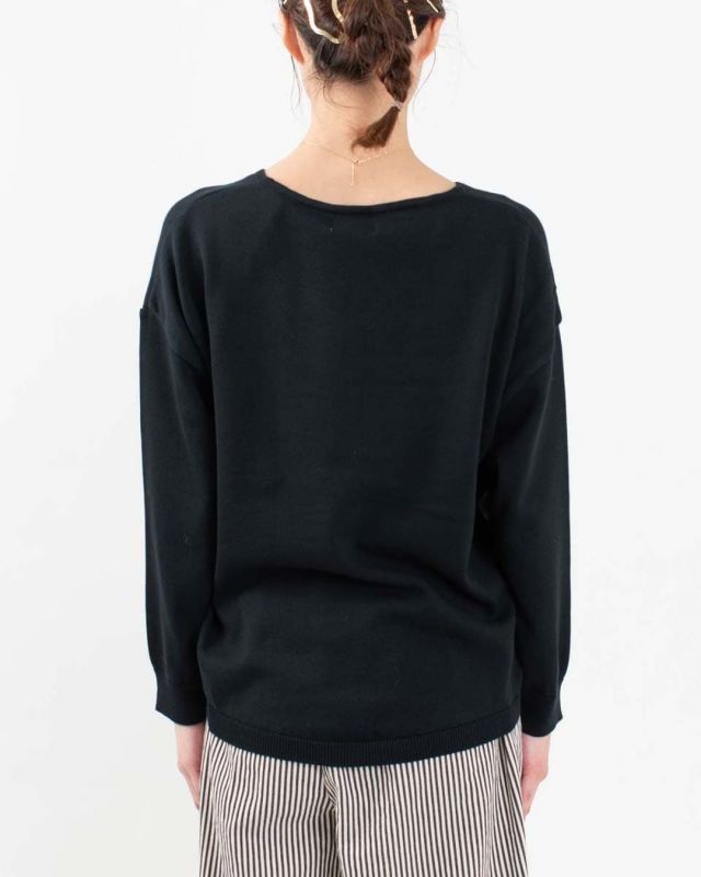 ASH-007　FIRST Vネックニット