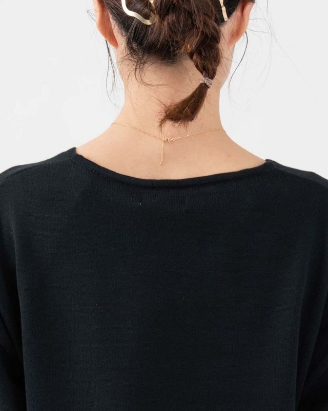 ASH-007　FIRST Vネックニット